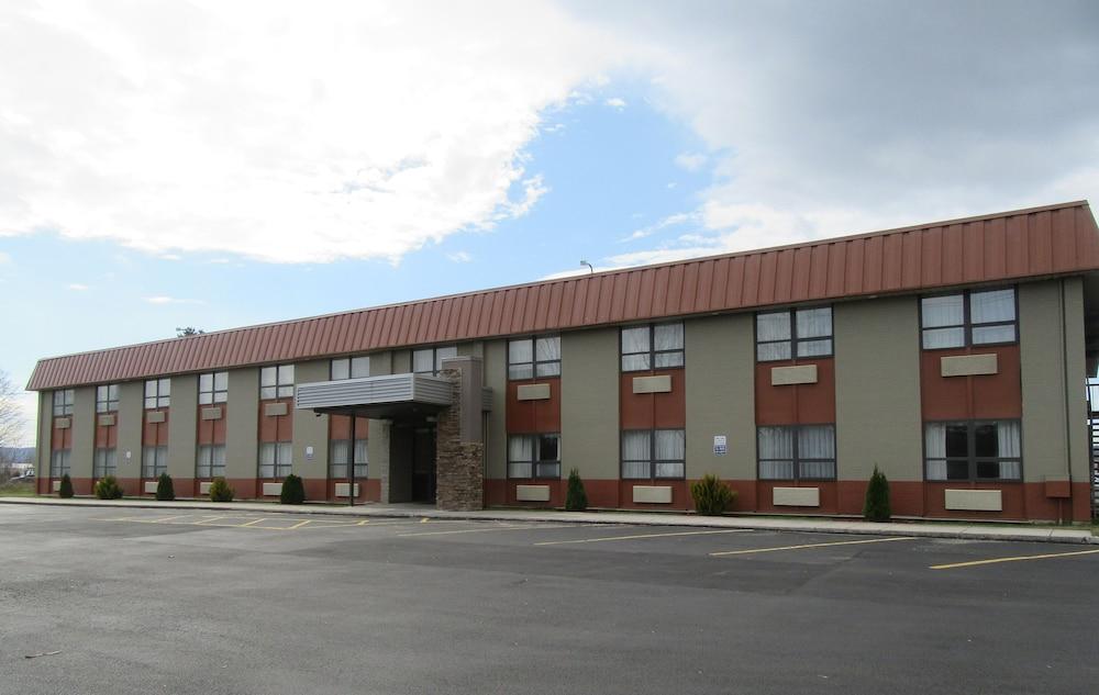 Best Western Gateway Adirondack Inn Utica Buitenkant foto