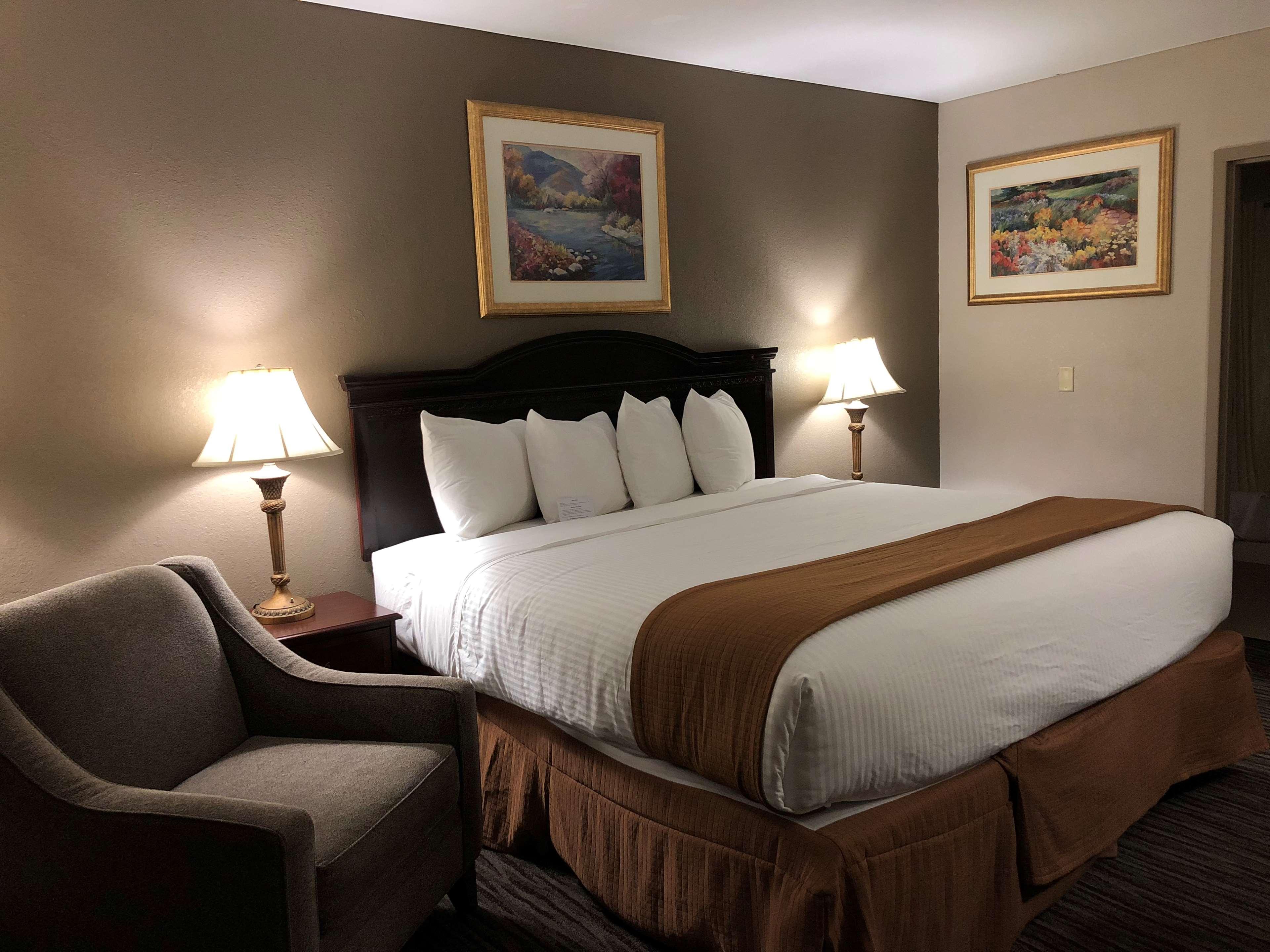 Best Western Gateway Adirondack Inn Utica Buitenkant foto
