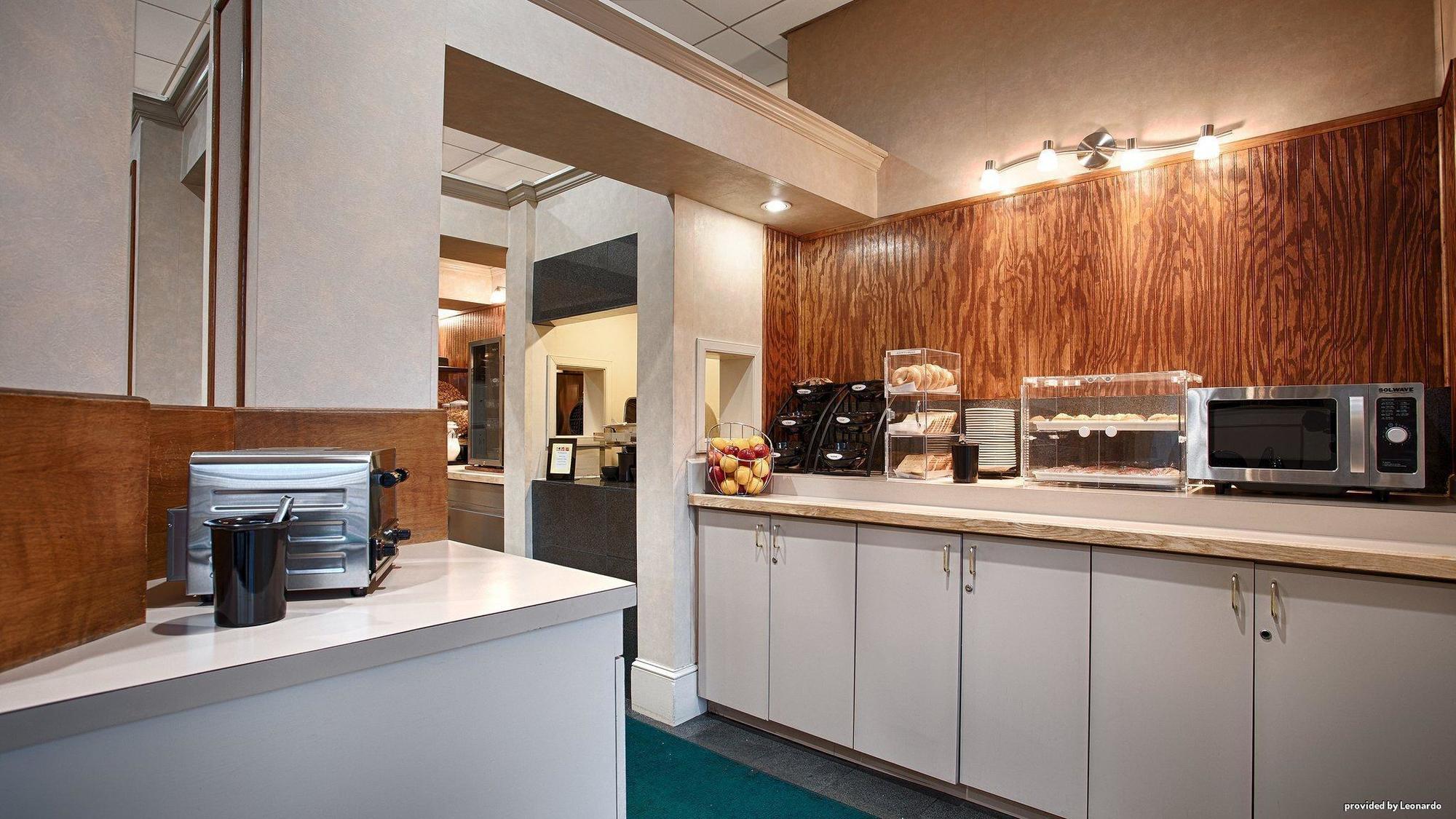 Best Western Gateway Adirondack Inn Utica Buitenkant foto