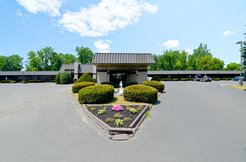 Best Western Gateway Adirondack Inn Utica Buitenkant foto