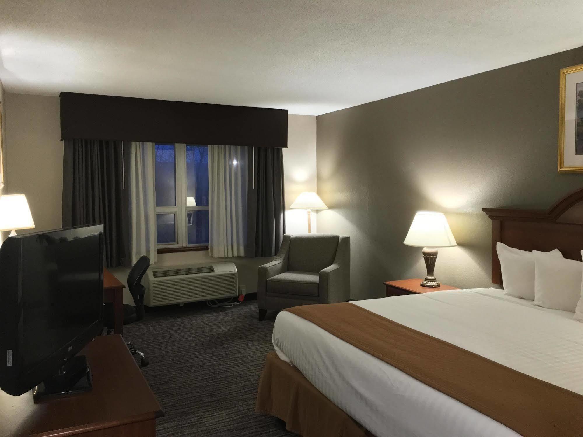 Best Western Gateway Adirondack Inn Utica Buitenkant foto