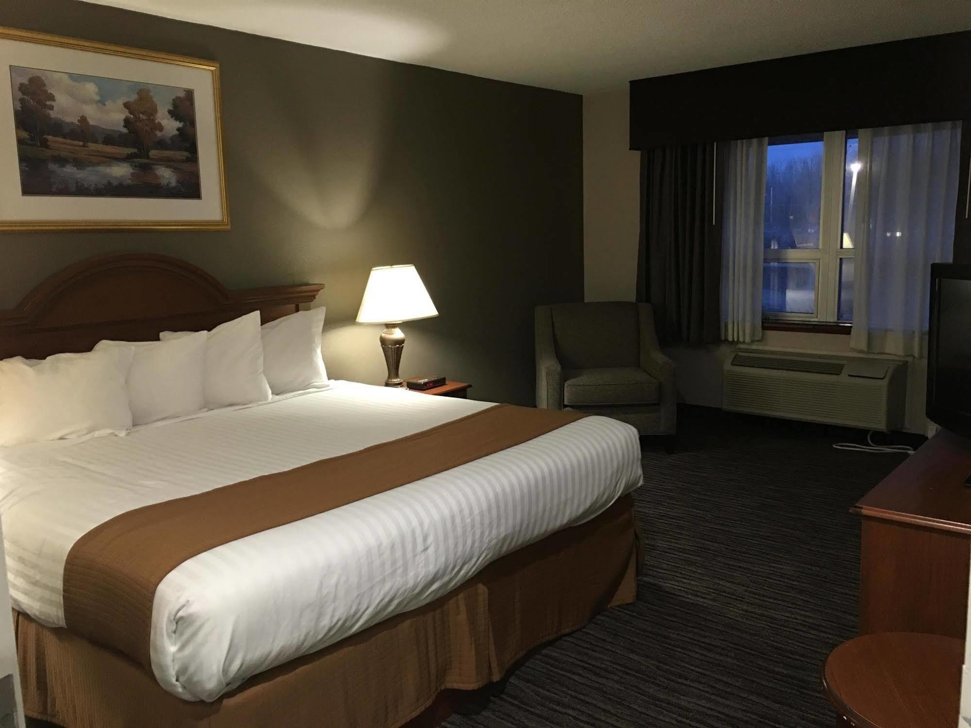 Best Western Gateway Adirondack Inn Utica Buitenkant foto